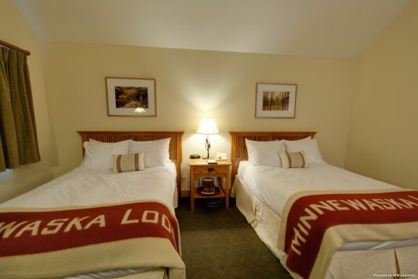 MINNEWASKA LODGE (Lake Minnewaska)